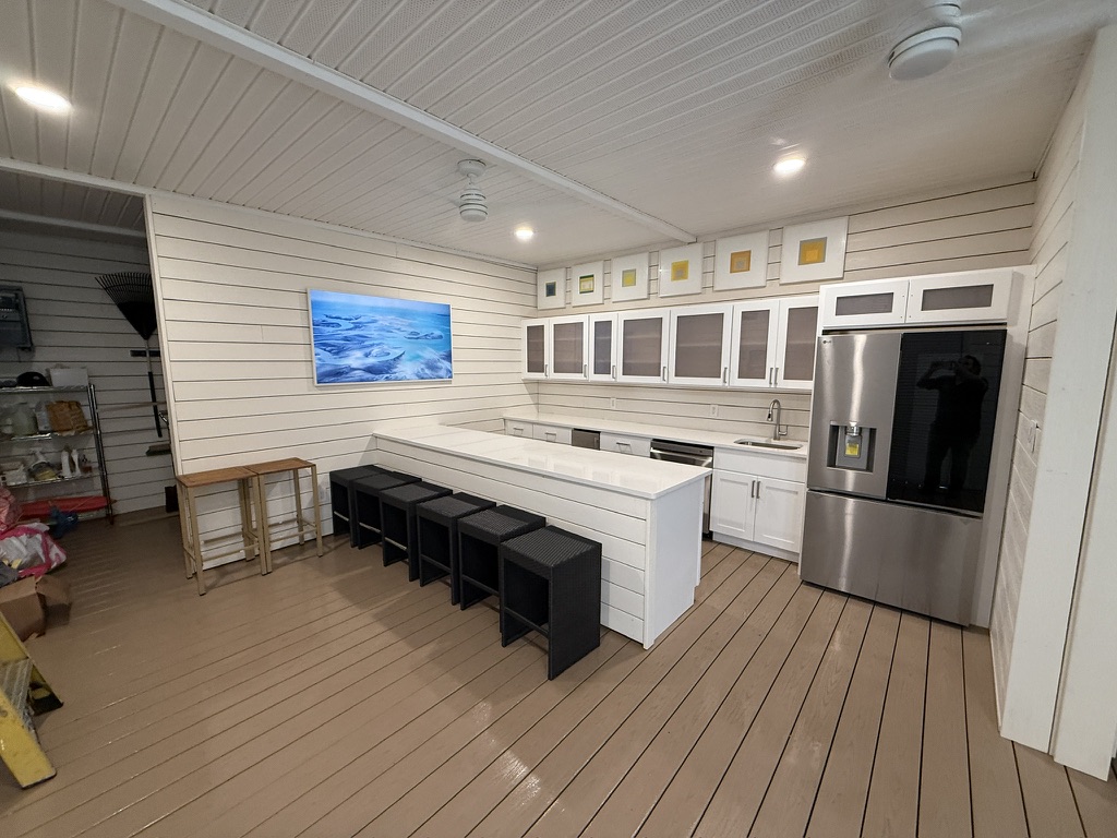 Outdoor Kitchen & Bar